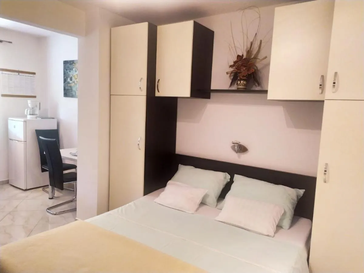 Rimbaldo Apartments Krk Town 0*,
