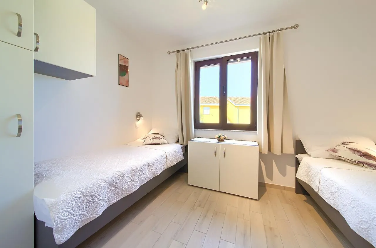 Rimbaldo Apartments Krk Town 0*,